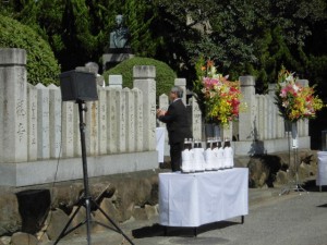 2015年10月3日(土)　加古川食肉センター畜魂祭　焼香　加古川市議会 佐藤議長