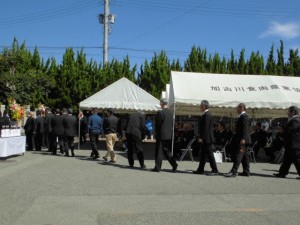 2015年10月3日(土)　加古川食肉センター畜魂祭　焼香　一般参列者