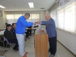 2016年12月2日(金)　加古川中畜牛枝肉共励会　加古川中央畜産荷受株式会社社長賞 和牛の部 最優秀賞出品者の表彰（加古川中畜・平井社長）