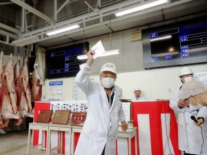 2022年6月24日(金)　JA西日本くみあい飼料㈱系統出荷牛枝肉共励会　和牛の部　最優秀牛出品者の表彰