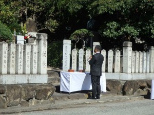 2022年10月1525日(土)　加古川食肉センター畜魂祭　焼香　加古川食肉産業協同組合・大浦理事長