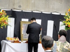 2024年10月19日(土)　加古川食肉センター畜魂祭　焼香　公益財団法人加古川食肉公社・大浦理事長