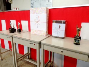 2026年6月26日(金)　第37回 加古川市牛枝肉共励会　セリ場　最優秀賞牛出品者＆最優秀賞牛購買者への記念品
